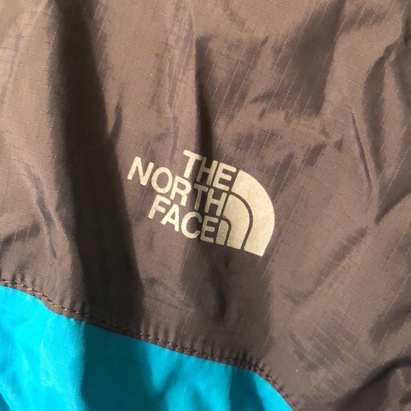 north face windbreaker - Picture 2 of 5